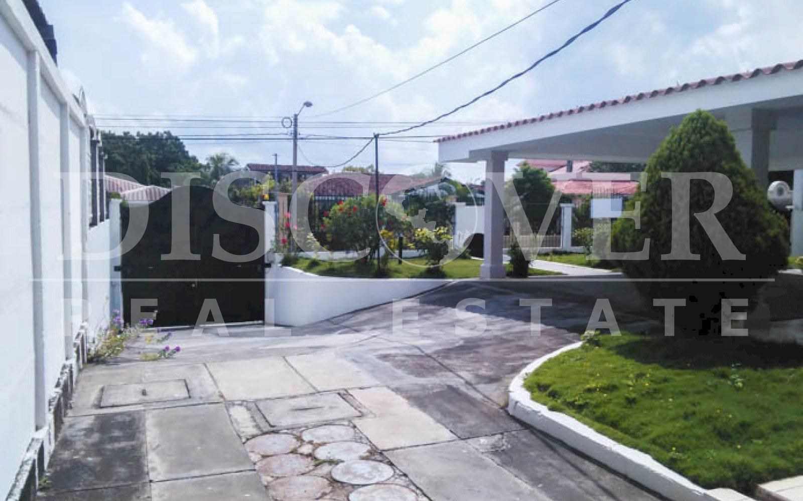  Beautiful House for Rent located in the Cumbres ID 10241