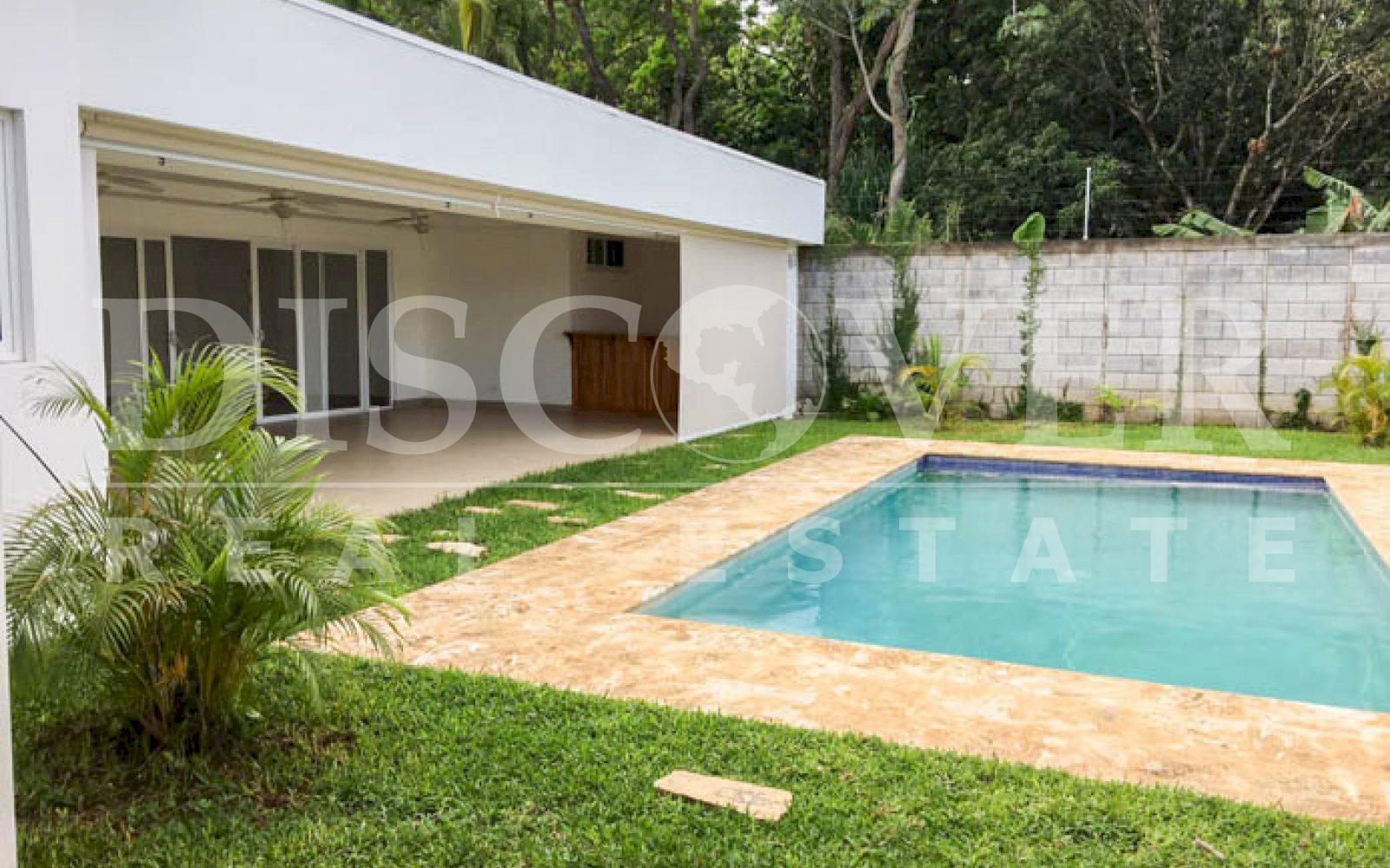 https://images.discovernica.com/propiedad/1600/casa_renta_residencial_los_mangos_managua_id_10414_2.jpg
