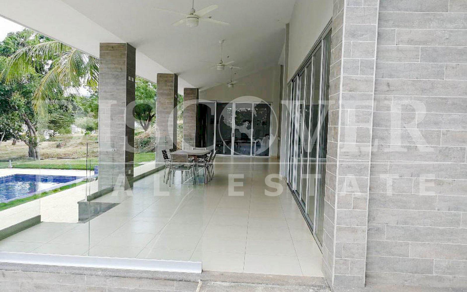 https://images.discovernica.com/propiedad/1600/casa_renta_venta_3_dormitorios_dos_terrazas_sala_comedor_ID_11495_2.jpg