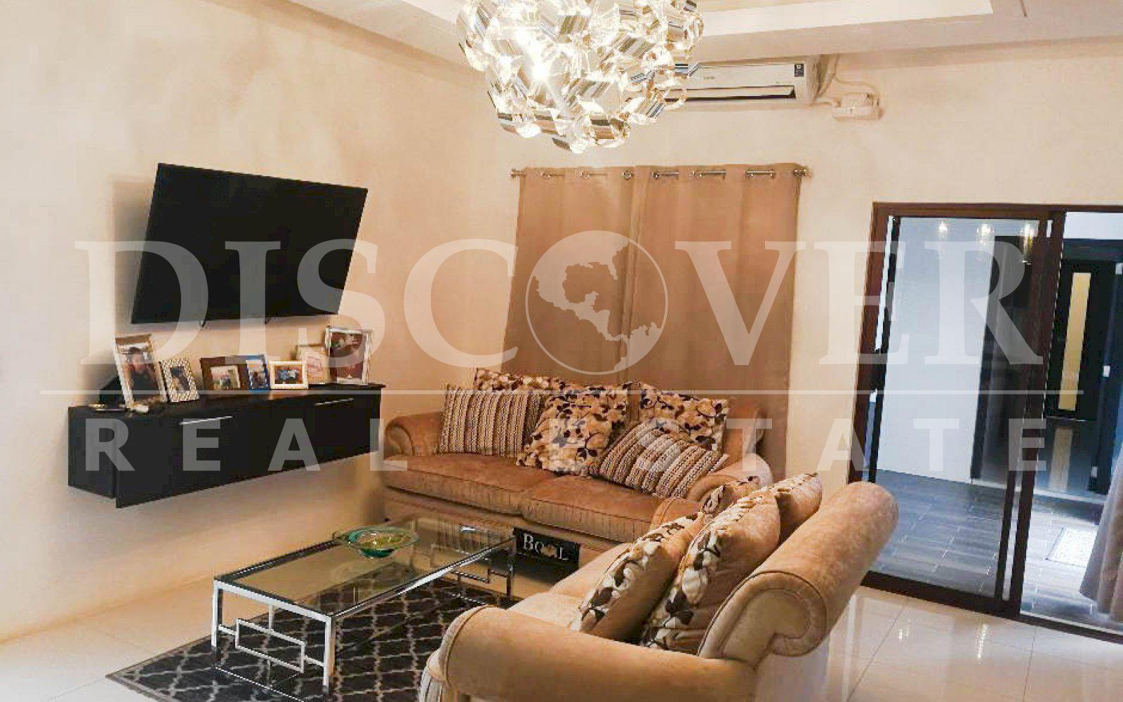 https://images.discovernica.com/propiedad/1600/casa_renta_venta_3_dormitorios_dos_terrazas_sala_comedor_ID_11495_5.jpg