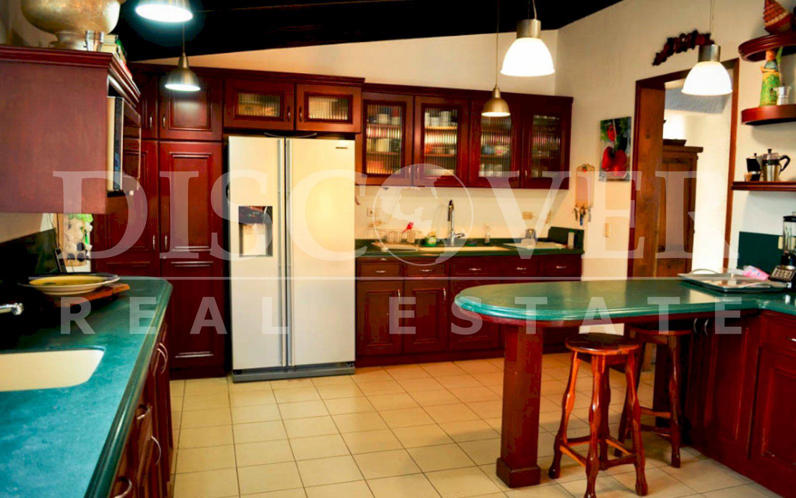  House for Rent or Sale located in Monte Fresco Neighborhood South Road ID 10989