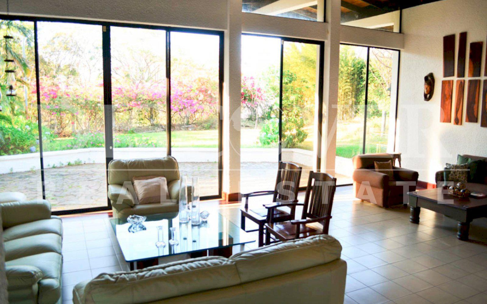  House for Rent or Sale located in Monte Fresco Neighborhood South Road ID 10989