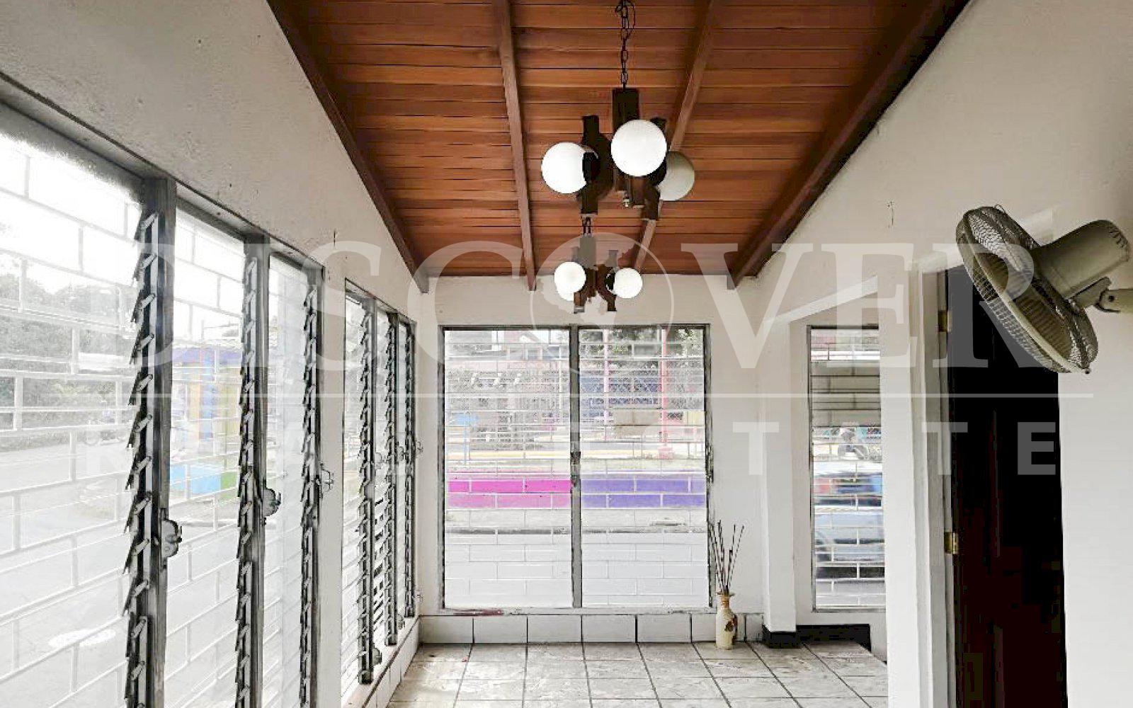 https://images.discovernica.com/propiedad/1600/casa_rotonda_bella_horizonte_venta_2_ba_os_ID_11500.jpg