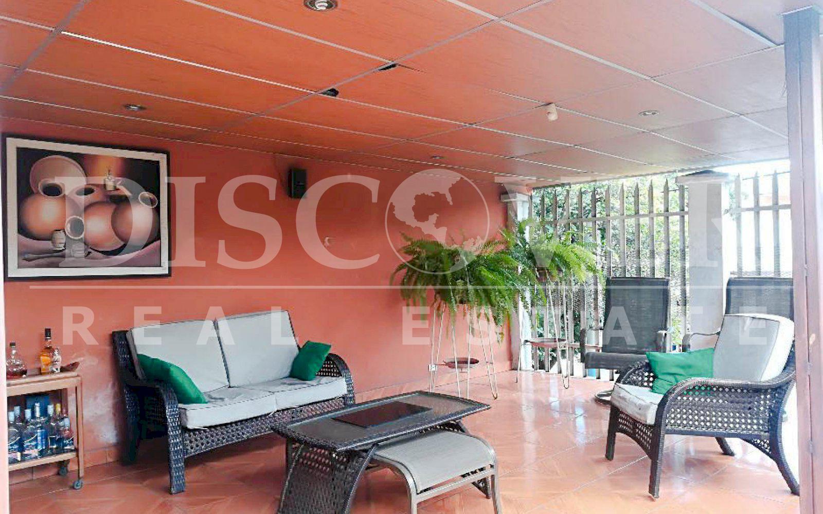 https://images.discovernica.com/propiedad/1600/casa_rotonda_bella_horizonte_venta_2_ba_os_ID_11500_6.jpg