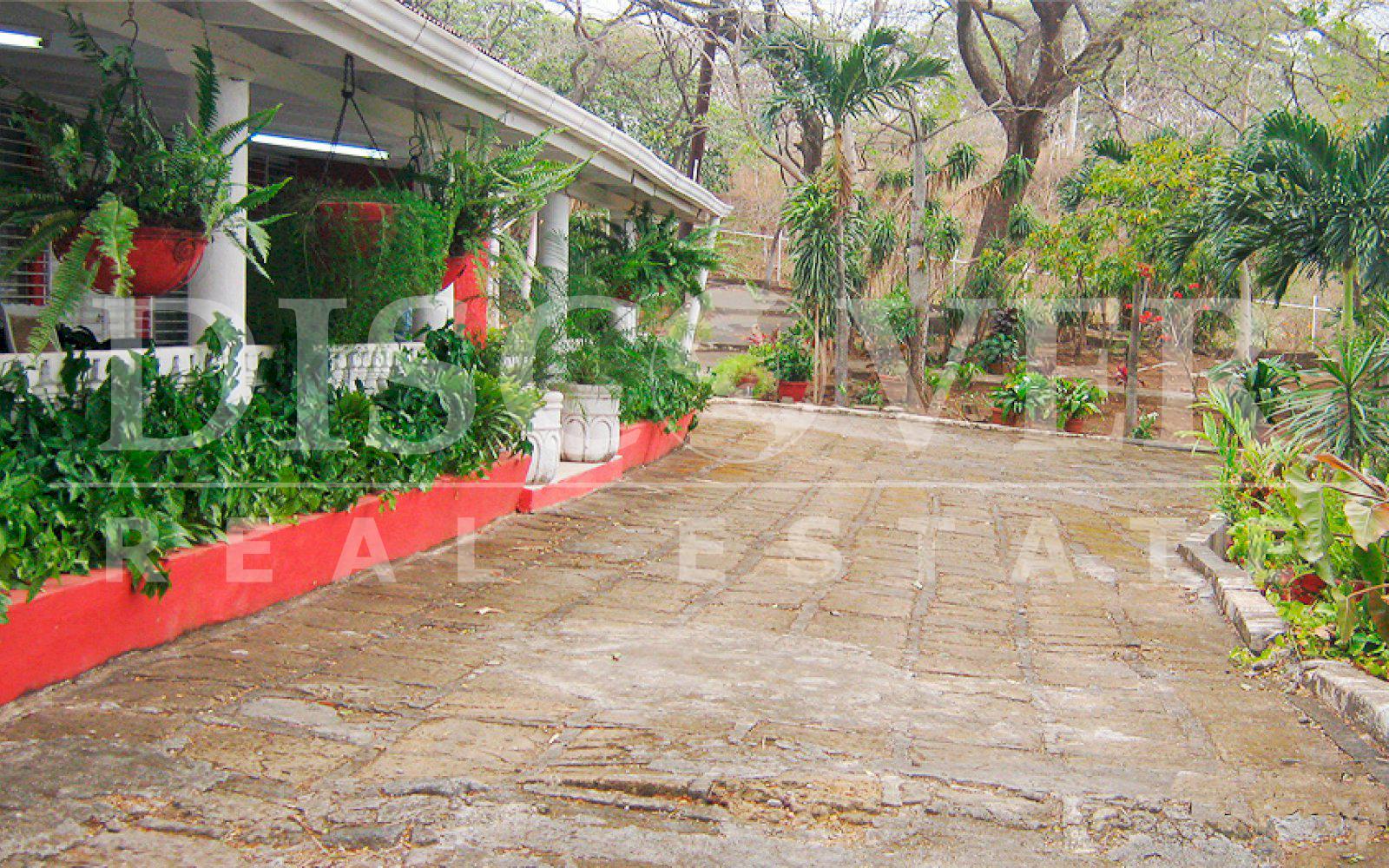 https://images.discovernica.com/propiedad/1600/casa_venta_carretera_vieja_leon_managua_id_9939_2.jpg