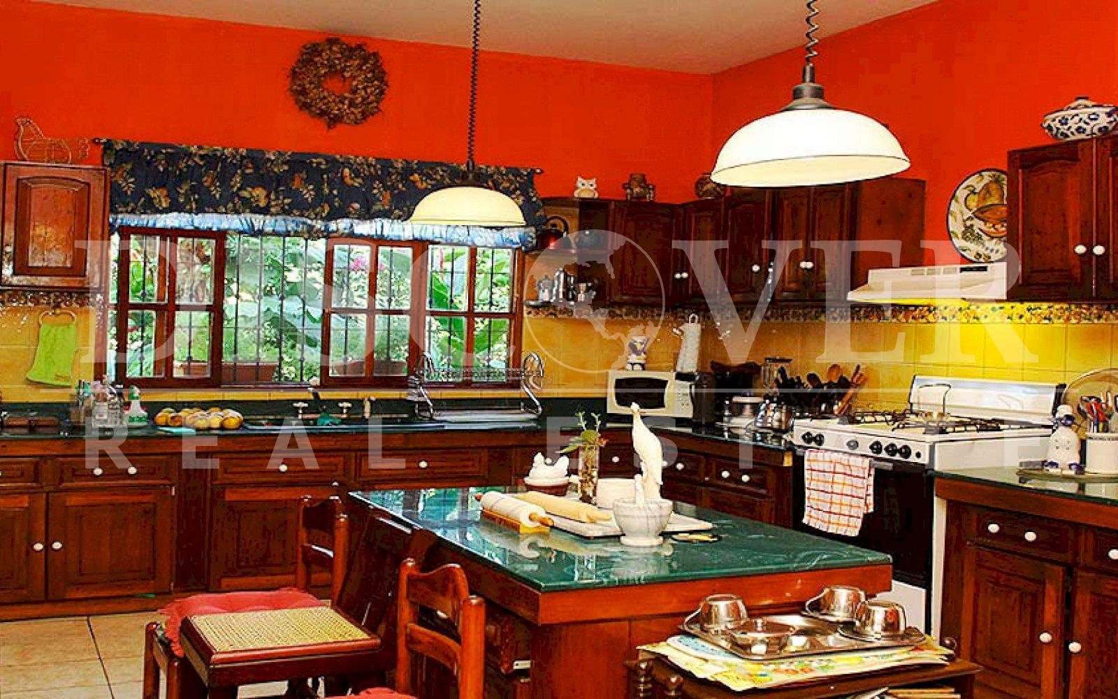 Beautiful House for Sale in Diriamba ID 10012