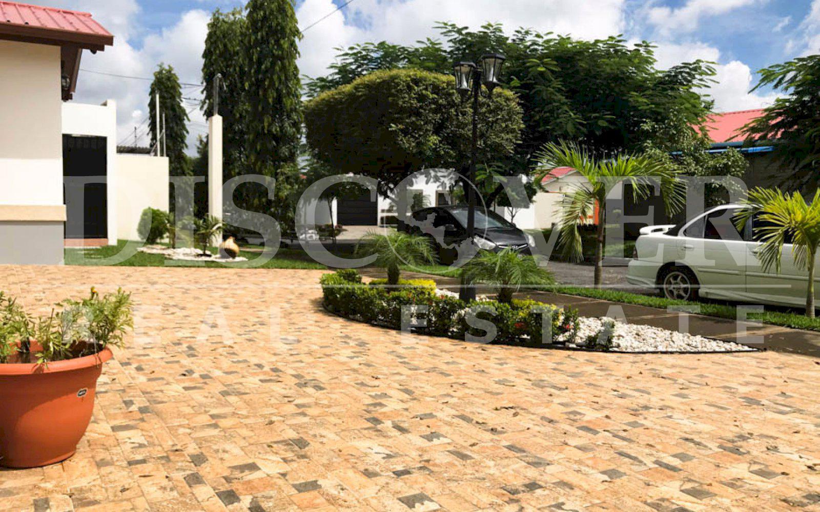 https://images.discovernica.com/propiedad/1600/casa_venta_renta_carretera_masaya_3_habitaciones_2_ba_os_1_sala_cocina_comedor_ID11289_7.jpg