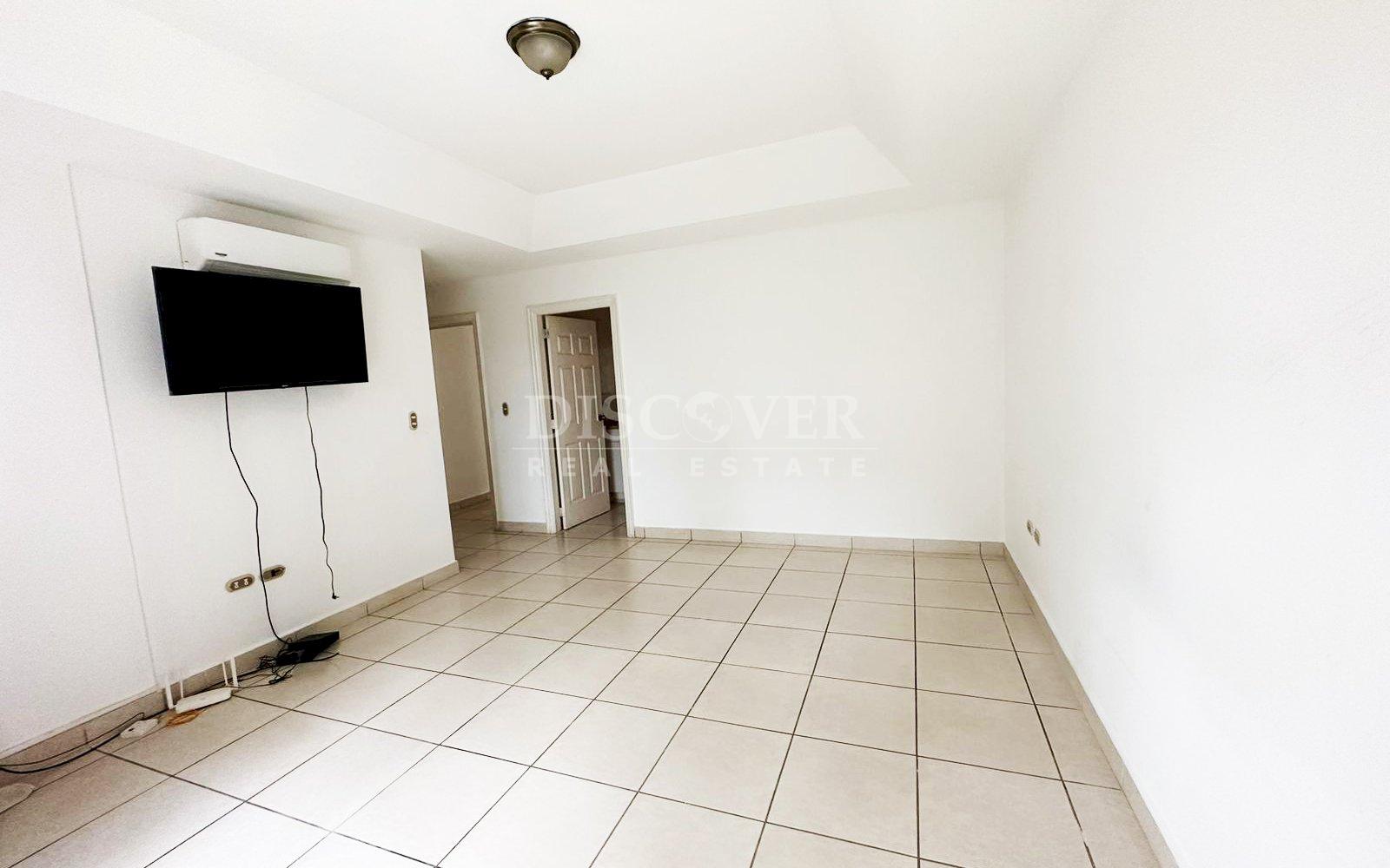  House for rent in Reparto Santa Catalina, furnished.