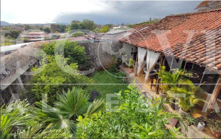  Nice Colonial Corner House for Sale in Granada ID 2989