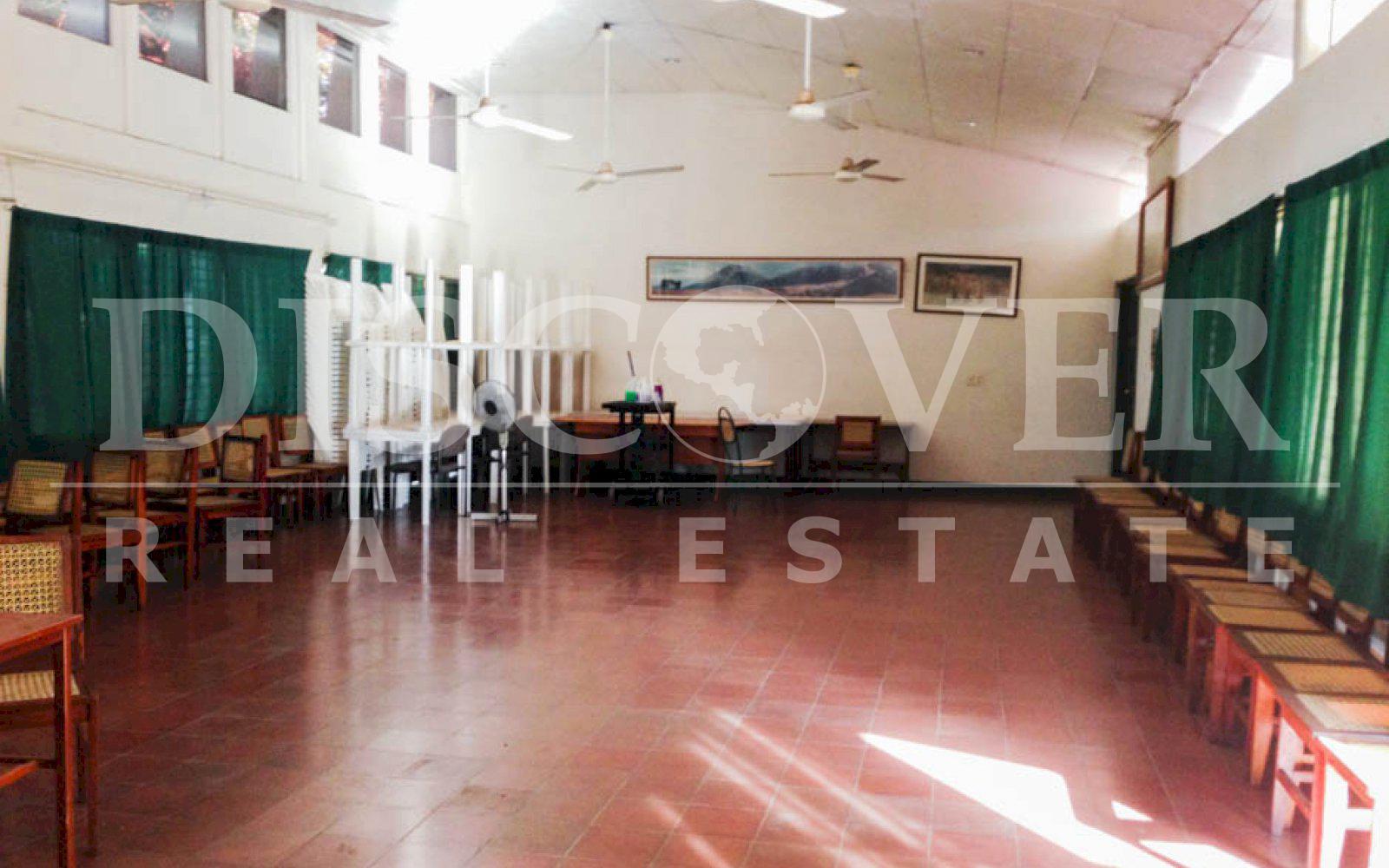 Office Building for Rent near Metrocentro ID 11478