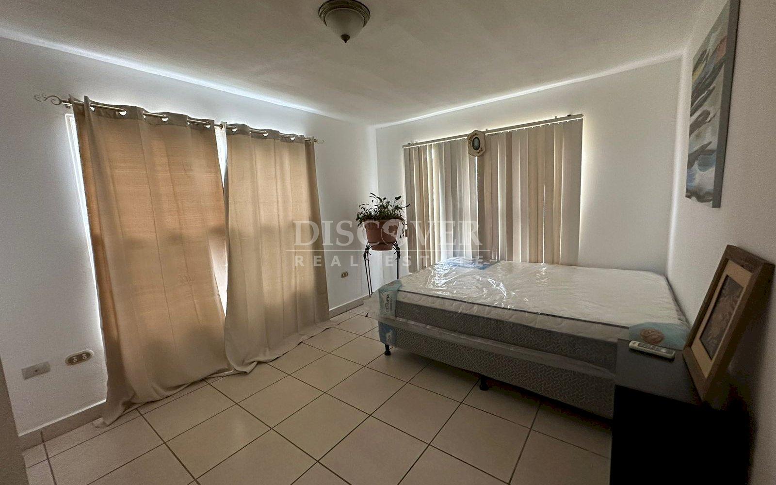  House for rent in Reparto Santa Catalina, furnished.