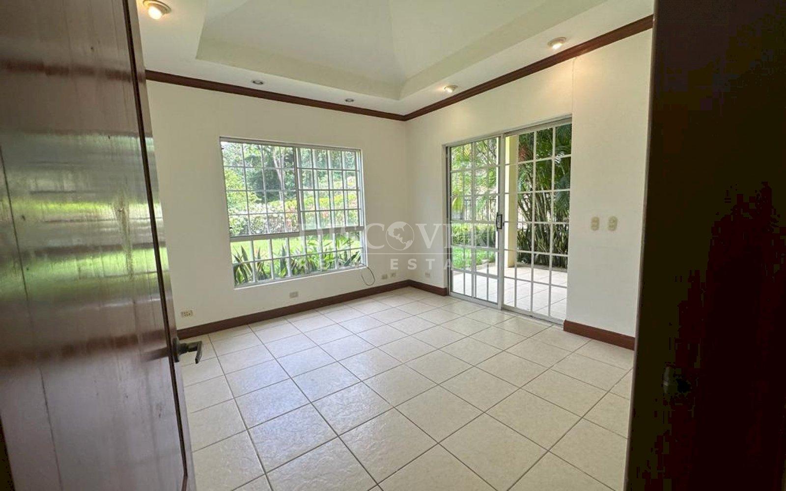  Beautiful home for sale and rent in Villa Fontana Sur ID 12326