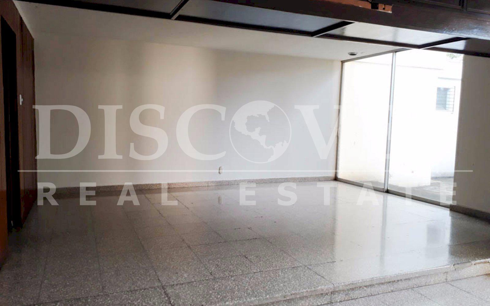 https://images.discovernica.com/propiedad/1600/espectacular_casa_renta_los_robles_5_habitaciones_sala_comedor_area_de_servicio_ID11263_4.jpg
