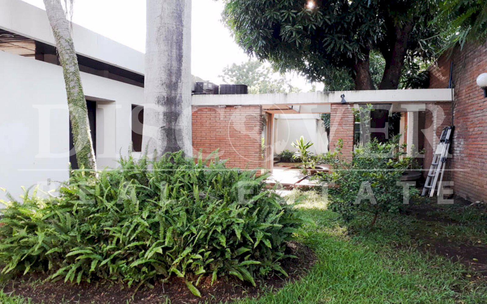 https://images.discovernica.com/propiedad/1600/espectacular_casa_renta_los_robles_5_habitaciones_sala_comedor_area_de_servicio_ID11263_8.jpg