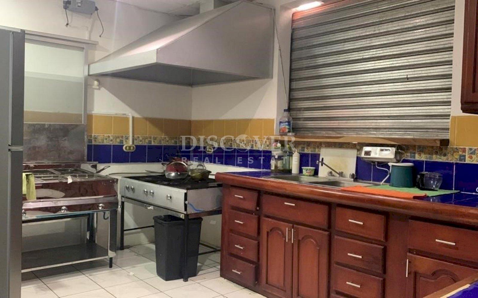  Spacious house for rent in Villa Fontana