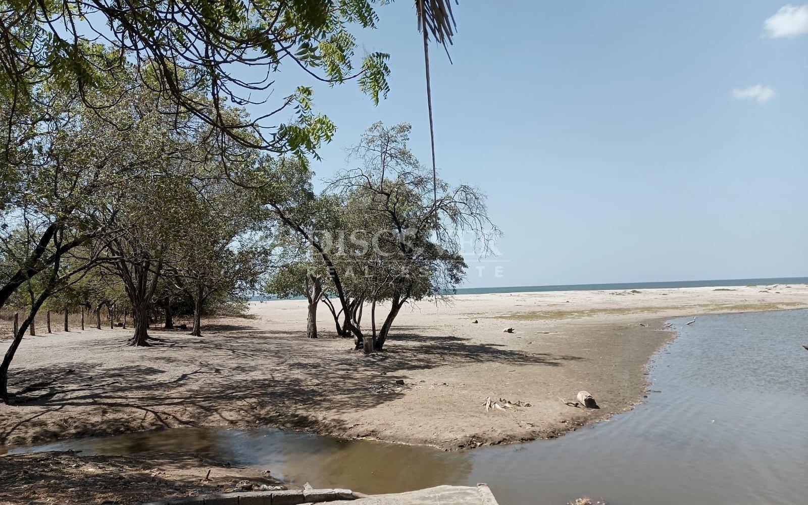  Beachfront land for sale in La Boquita