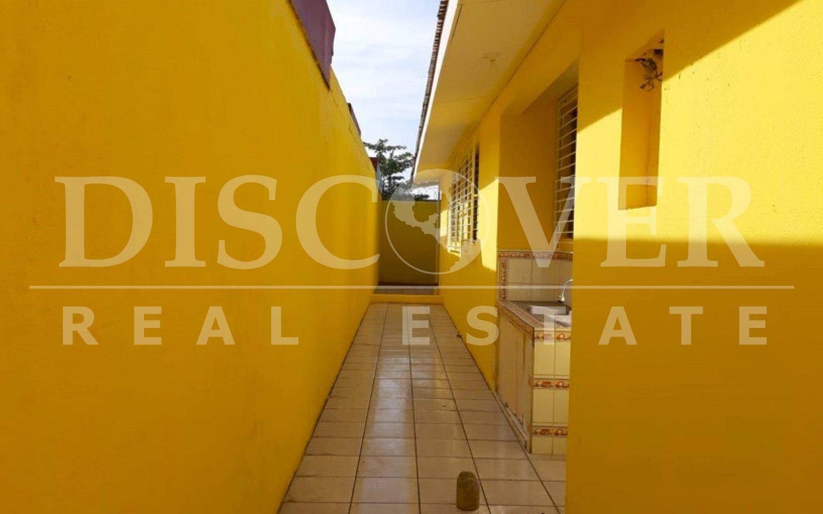  It is rented in Ciudad Jardín for office or business.