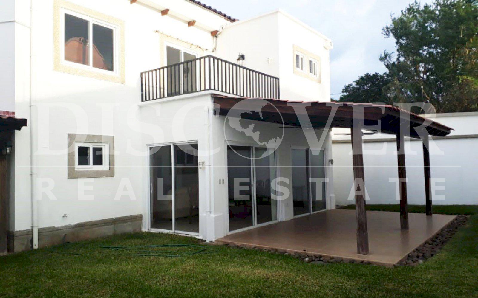  House for Rent in Condominio Alamedas de las Colinas