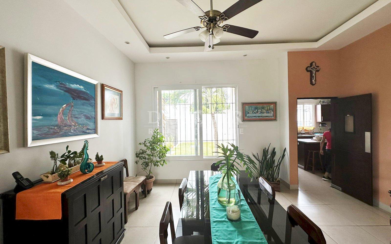  House for rent in Estancia de Santo Domingo.