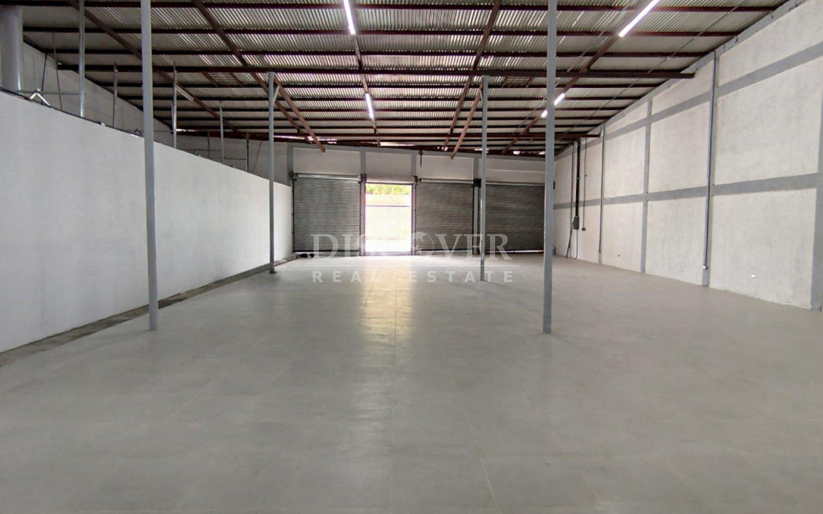  Spacious commercial unit for rent in Rivas