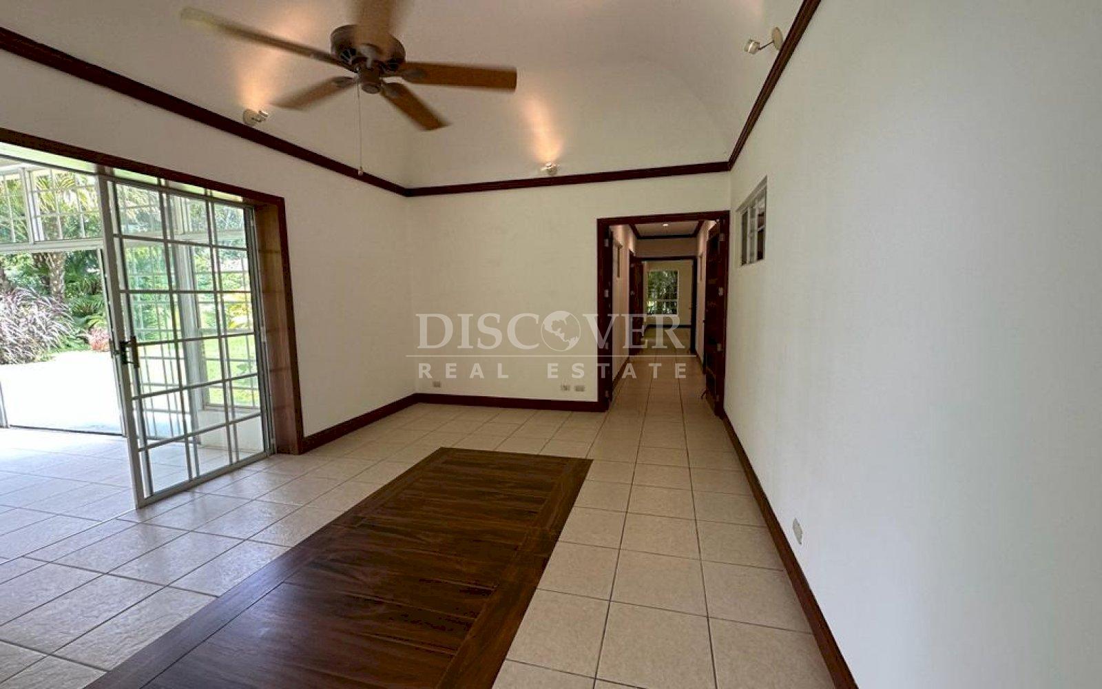  Beautiful home for sale and rent in Villa Fontana Sur ID 12326