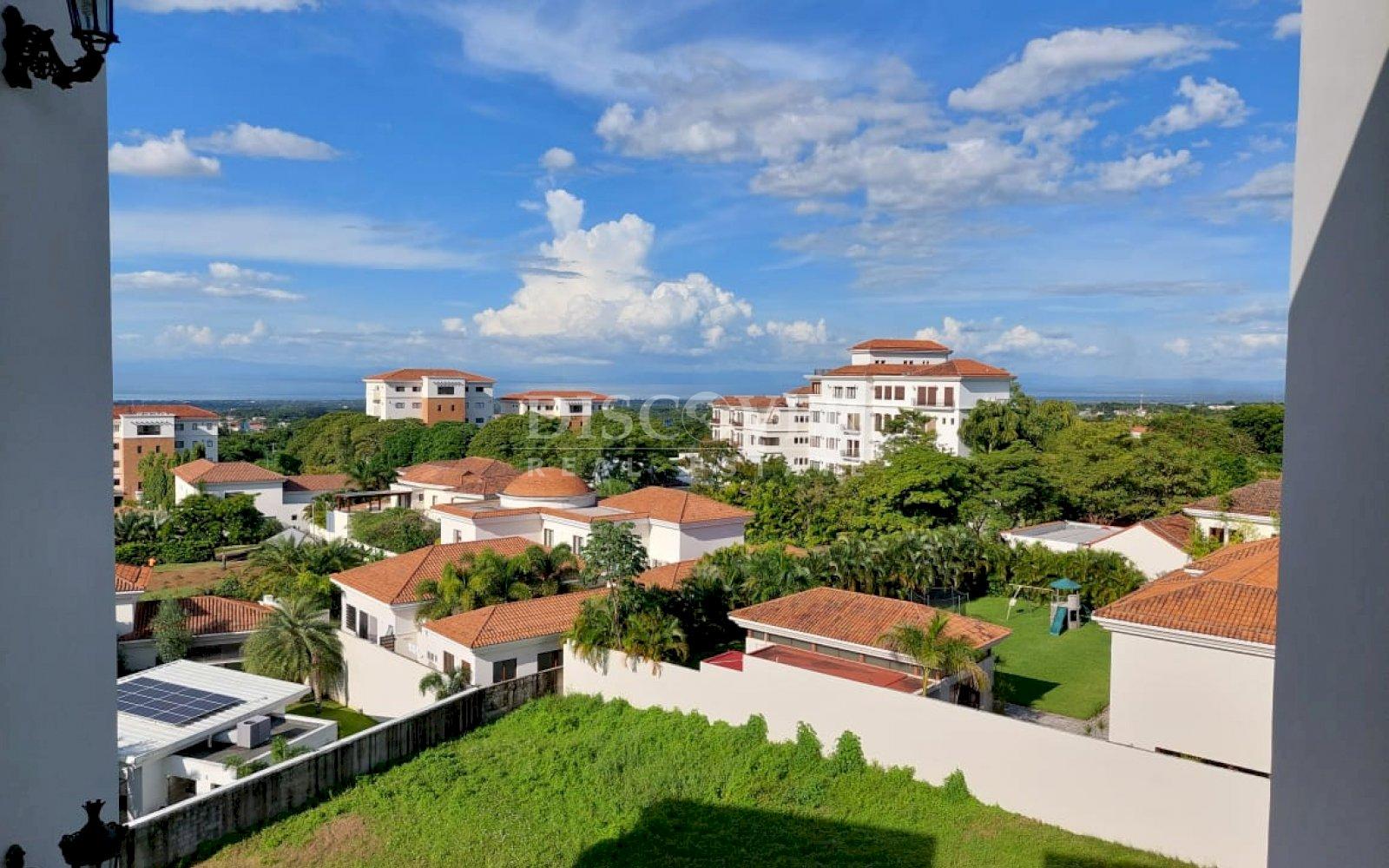 https://images.discovernica.com/propiedad/1600/fwefwae44garg.jpg