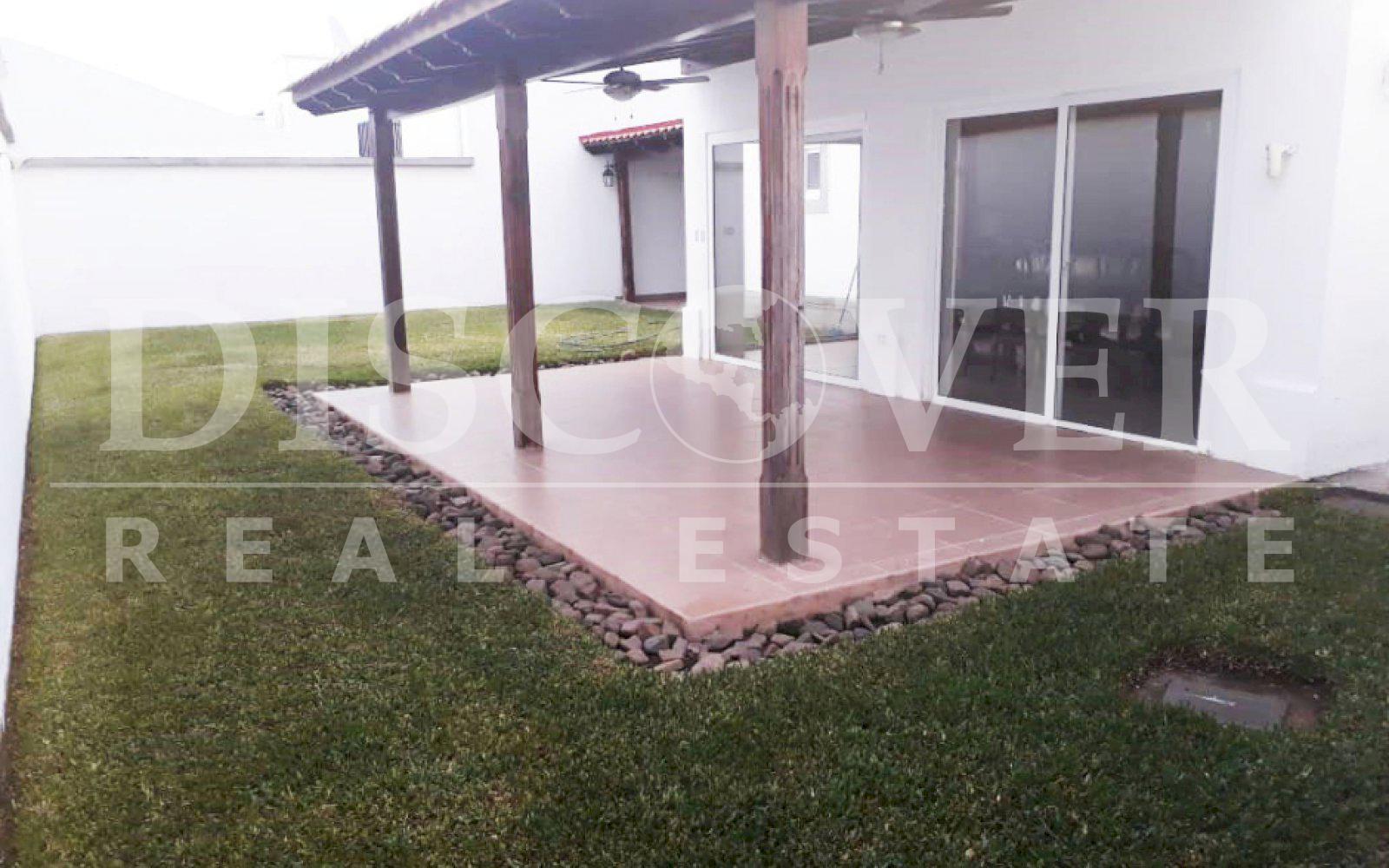  House for Rent in Condominio Alamedas de las Colinas
