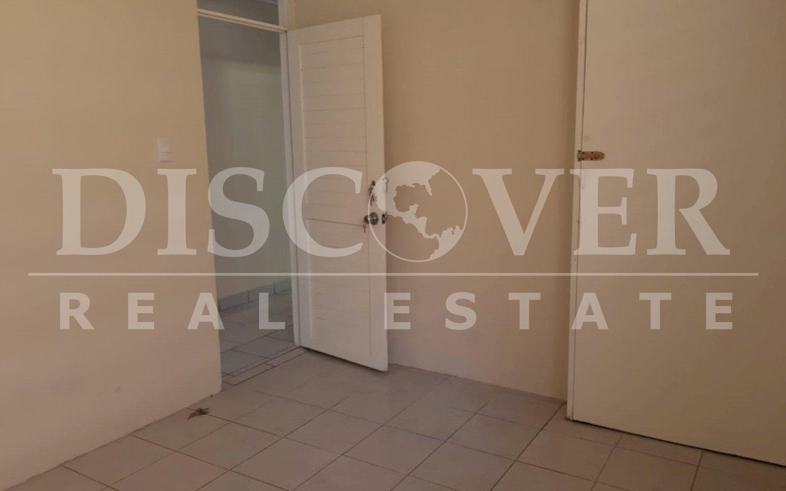  It is rented in Ciudad Jardín for office or business.