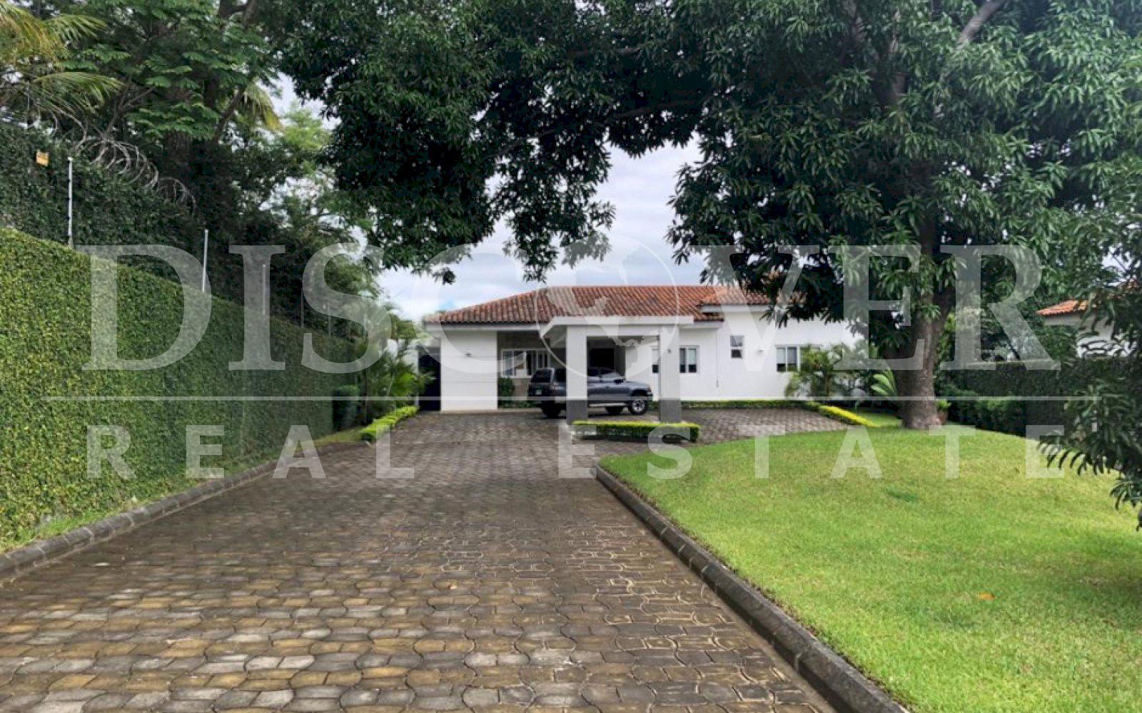 https://images.discovernica.com/propiedad/1600/g35gw5rhteb.jpg