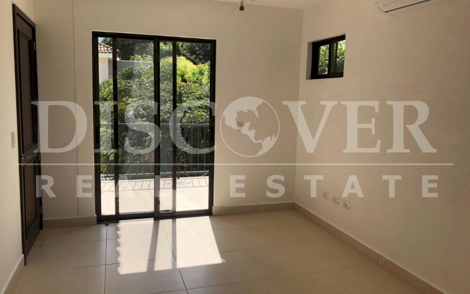 https://images.discovernica.com/propiedad/1600/ga5yhsrtj.jpg