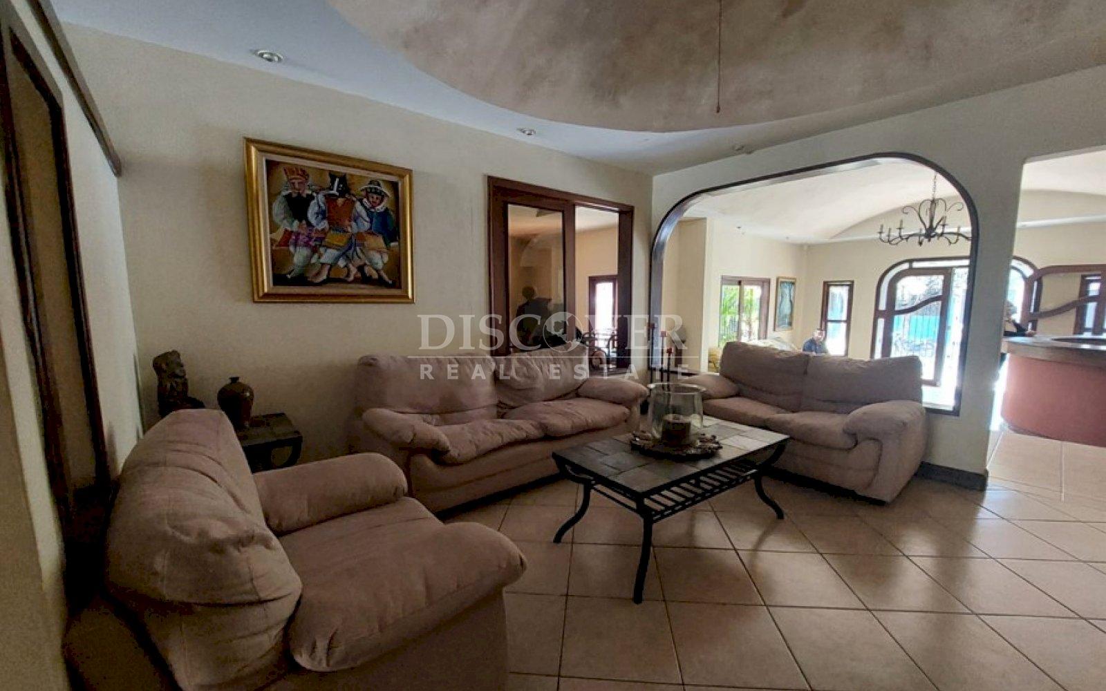  Hotel in Los Robles for Rent.