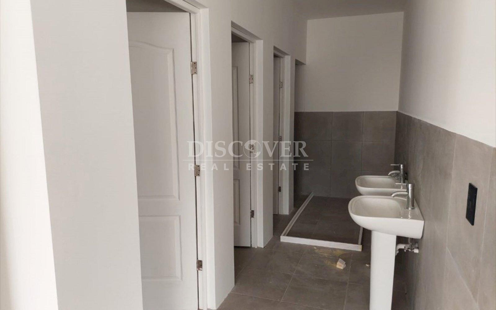  2-storey building for rent in Altamira.