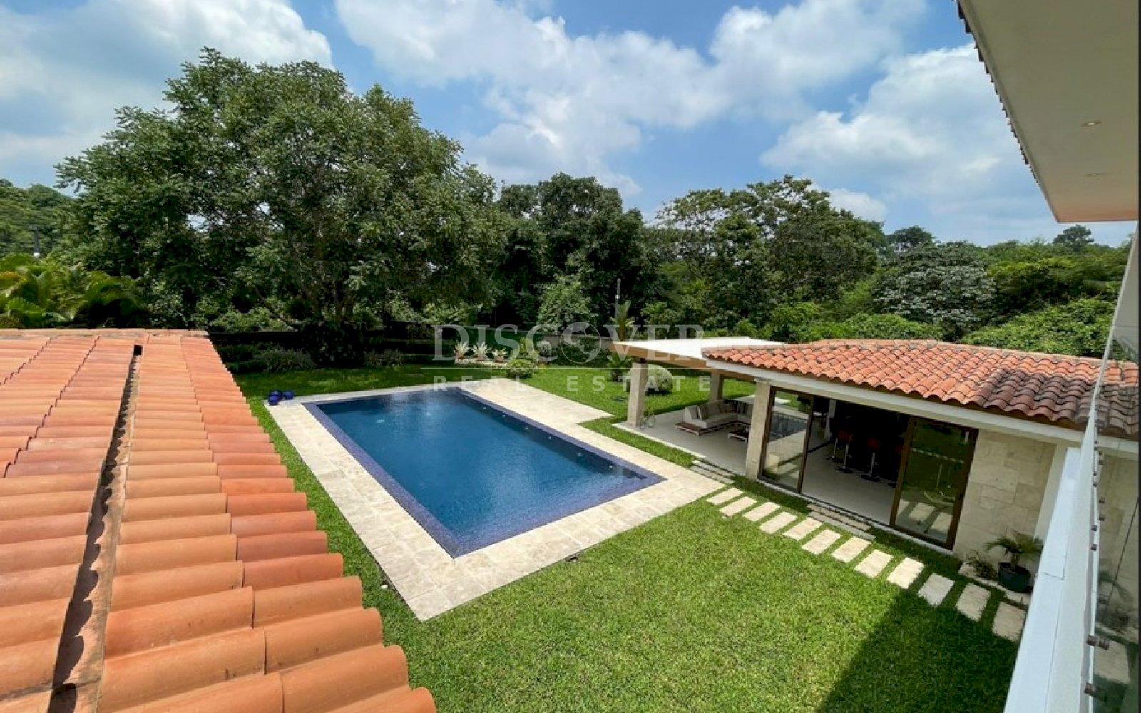 https://images.discovernica.com/propiedad/1600/gsegdrht.jpg