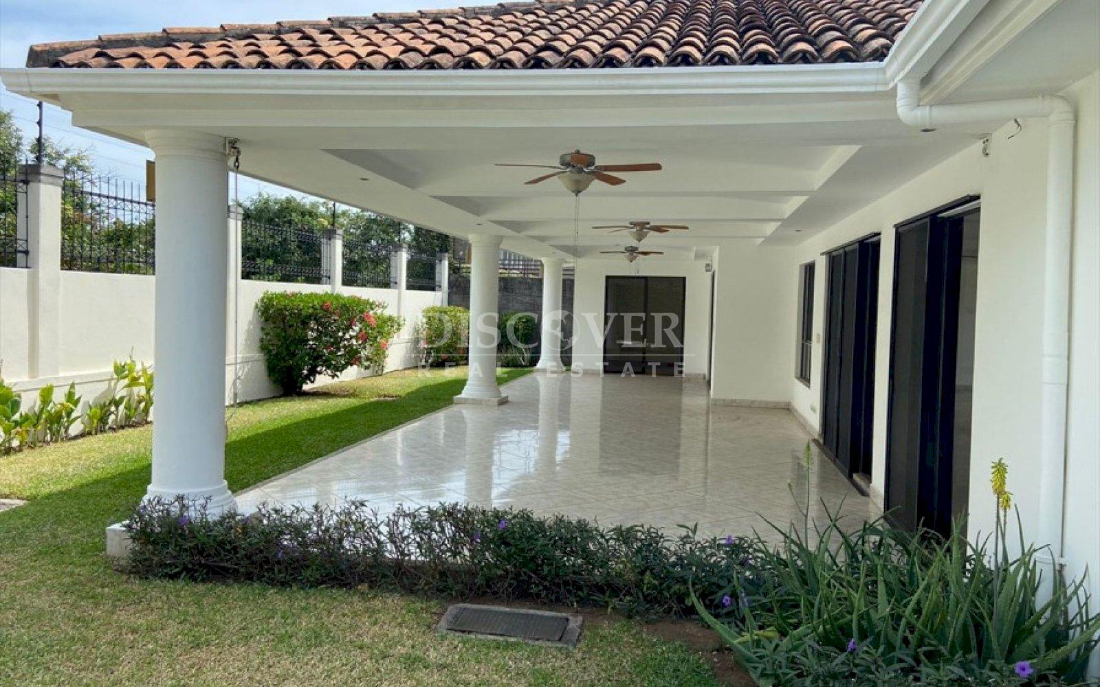 https://images.discovernica.com/propiedad/1600/gsrhgrthtjtyk.jpg