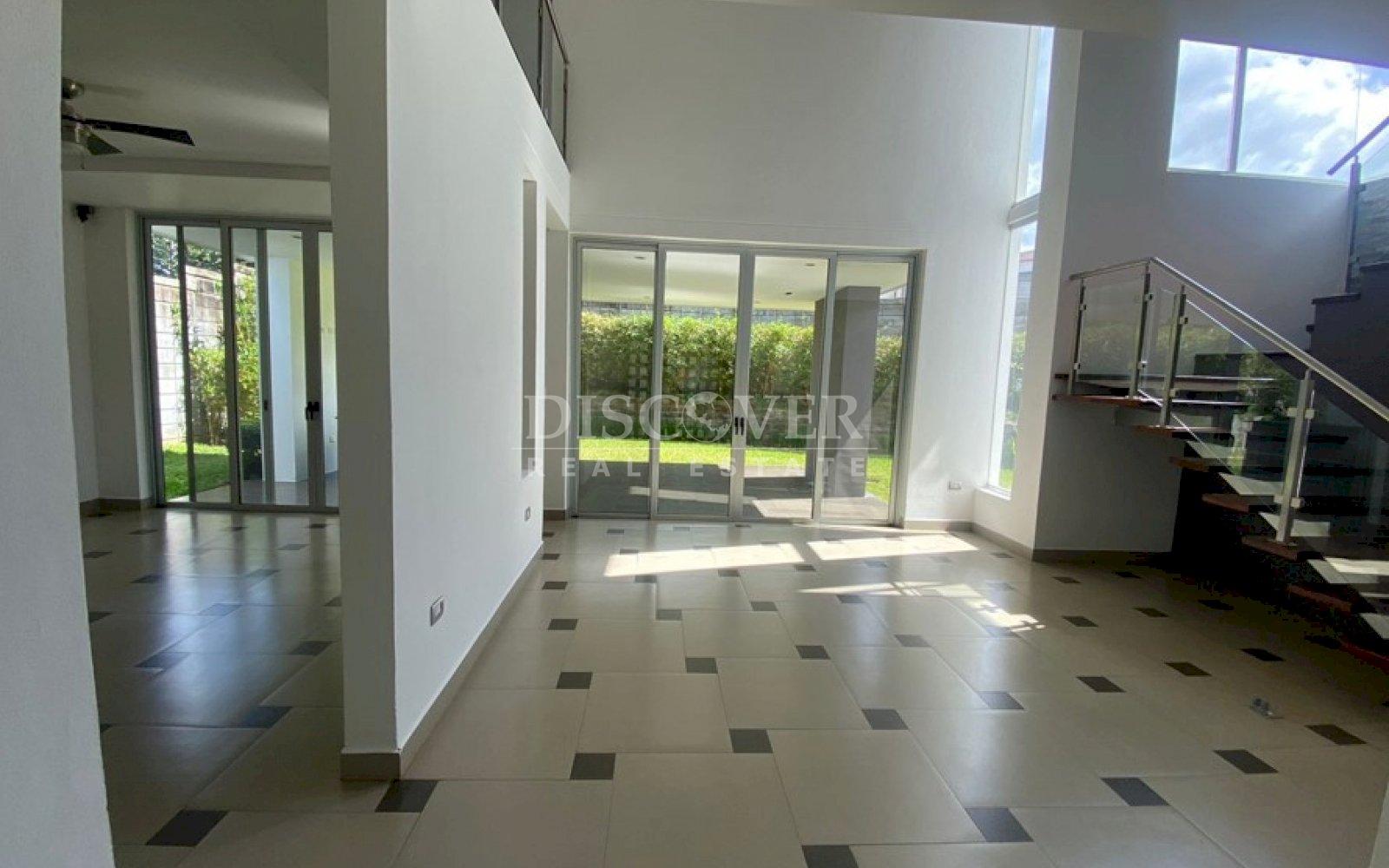 https://images.discovernica.com/propiedad/1600/gvergegerg.jpg