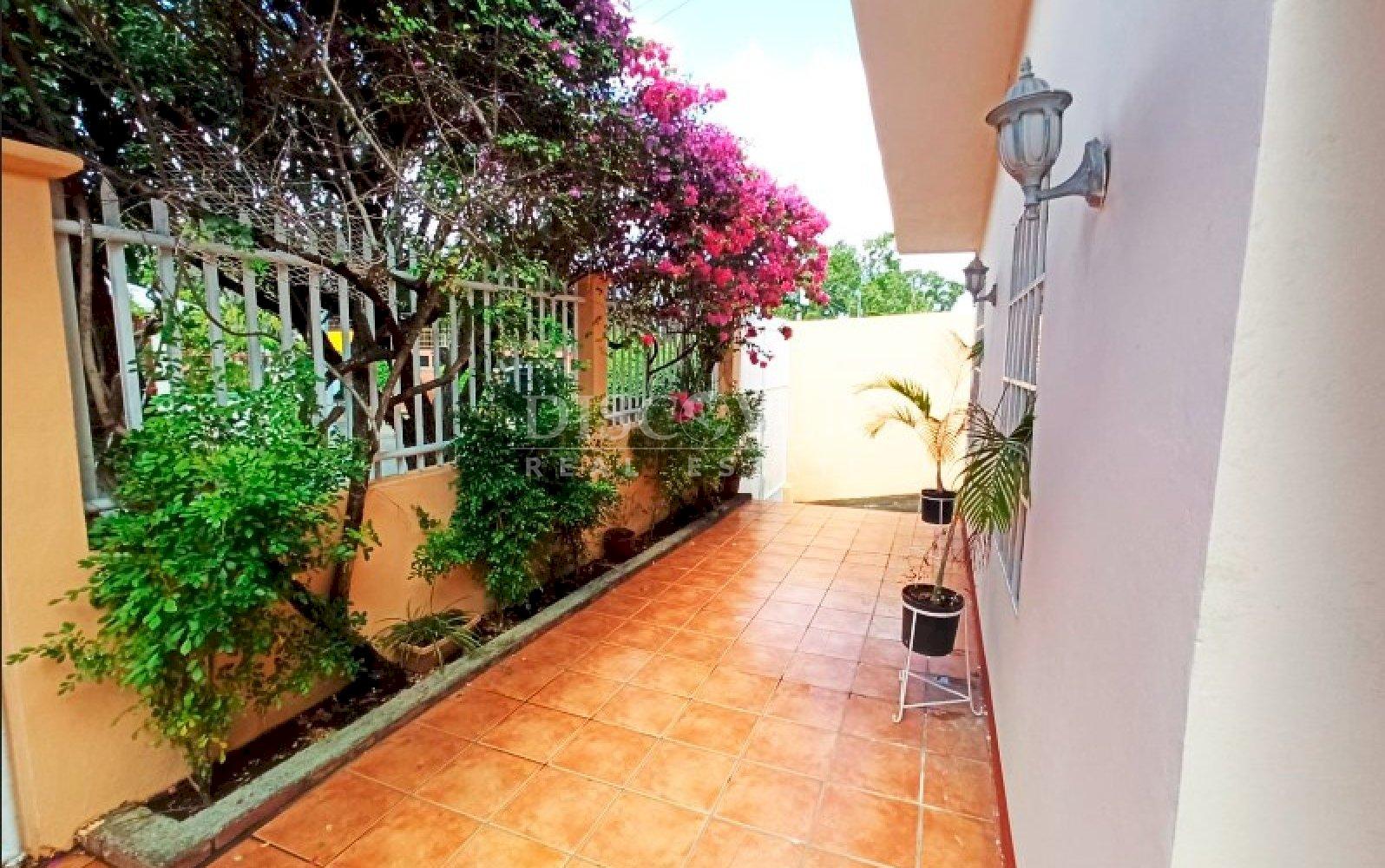 https://images.discovernica.com/propiedad/1600/gweggaah.jpg