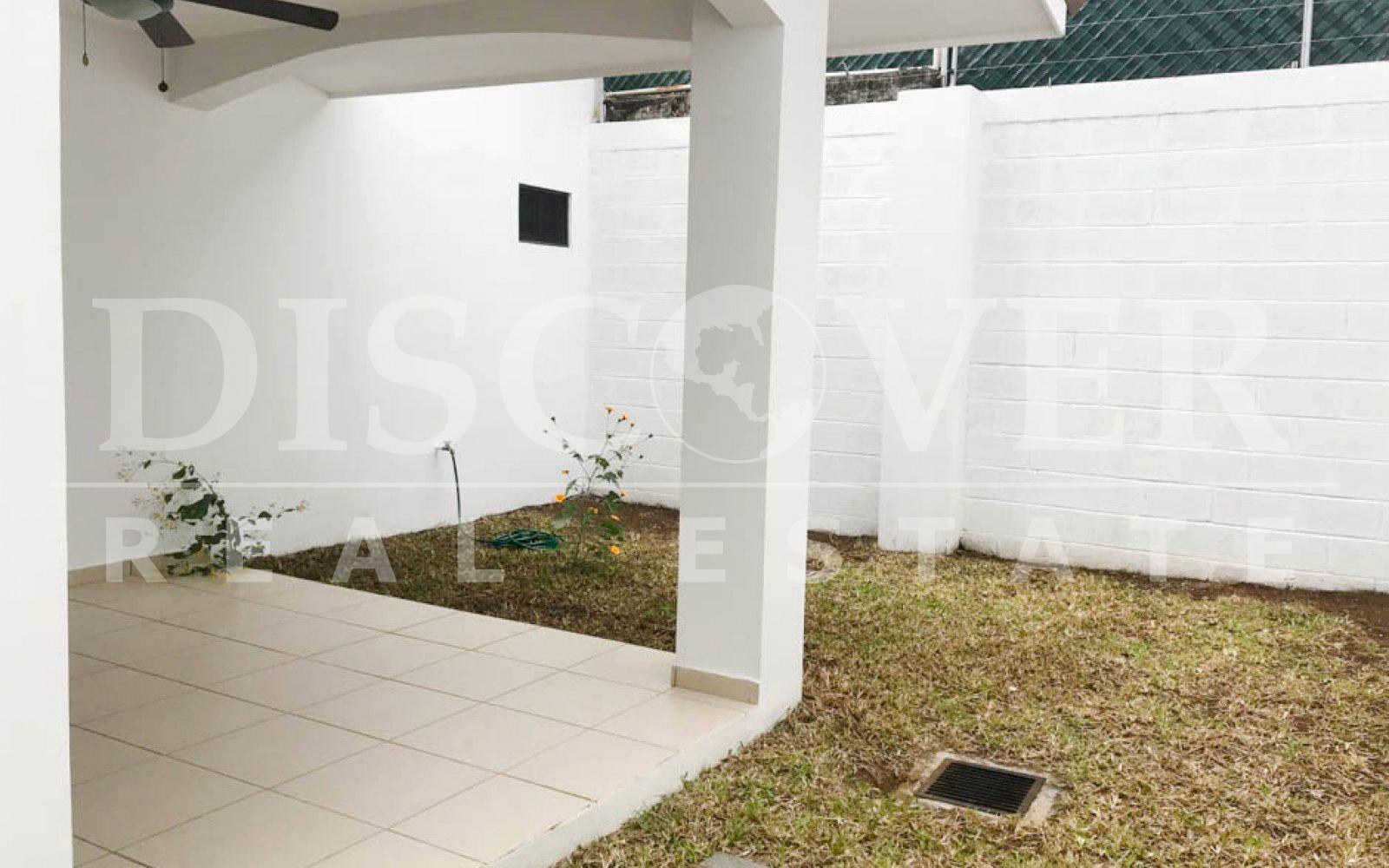 https://images.discovernica.com/propiedad/1600/hermosa_casa_alquiler_el_cortijo_de_la_sierra_4_habitaciones_ID_11462.jpg