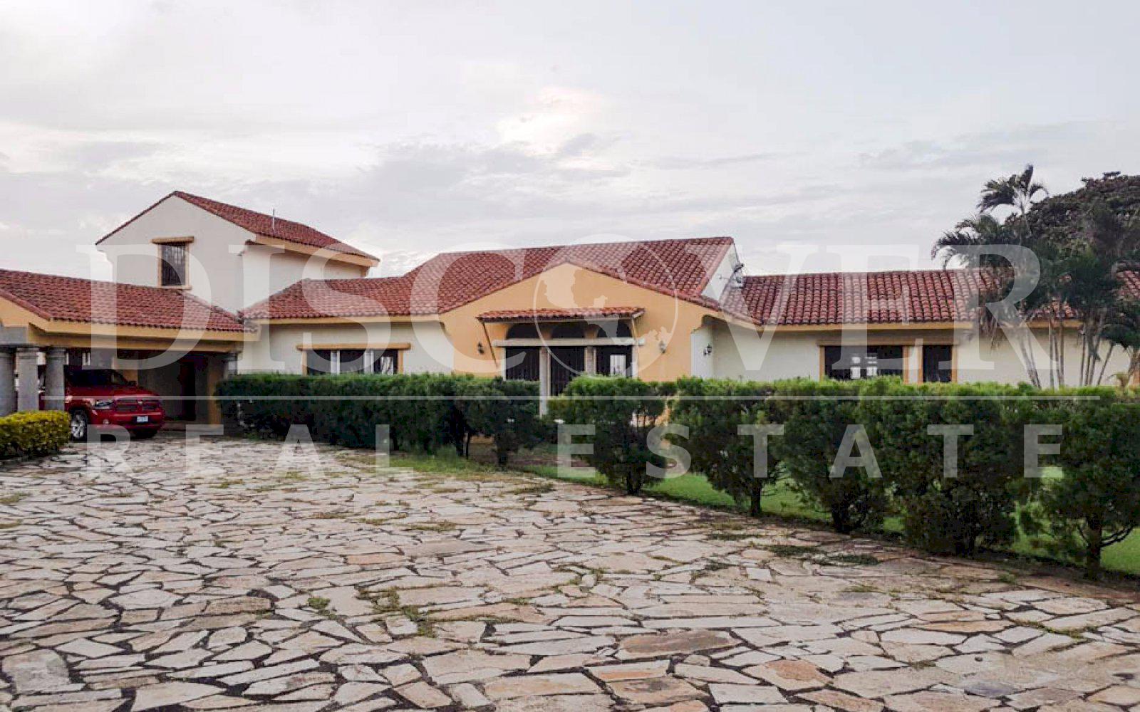 https://images.discovernica.com/propiedad/1600/hermosa_casa_altos_ticomo_5_habitaciones_6_ba_os_sala_ID11317_5.jpg