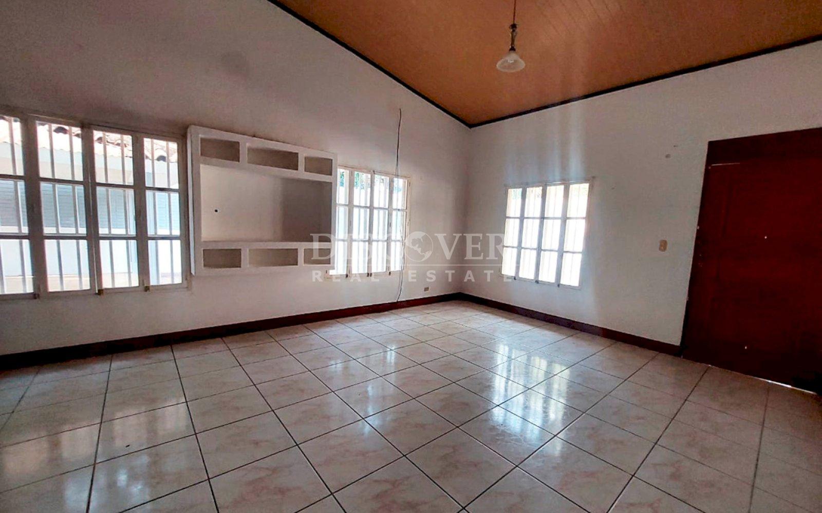  House with pool for rent located on the south road