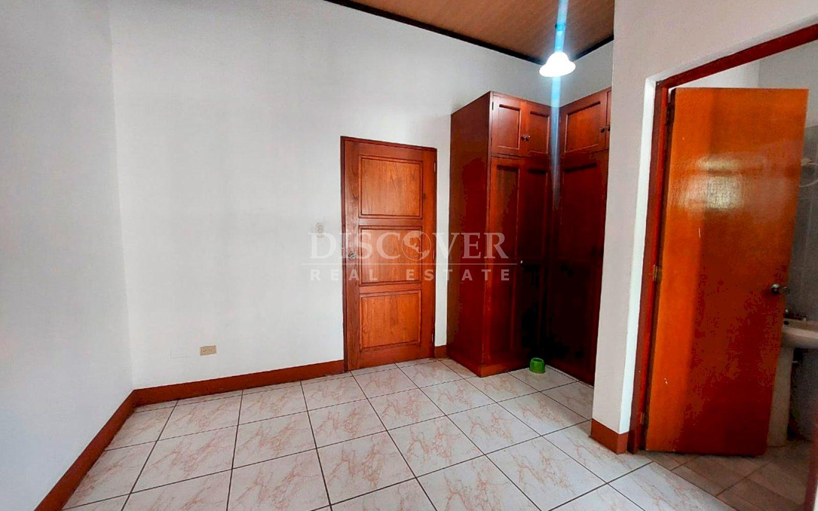  House with pool for rent located on the south road