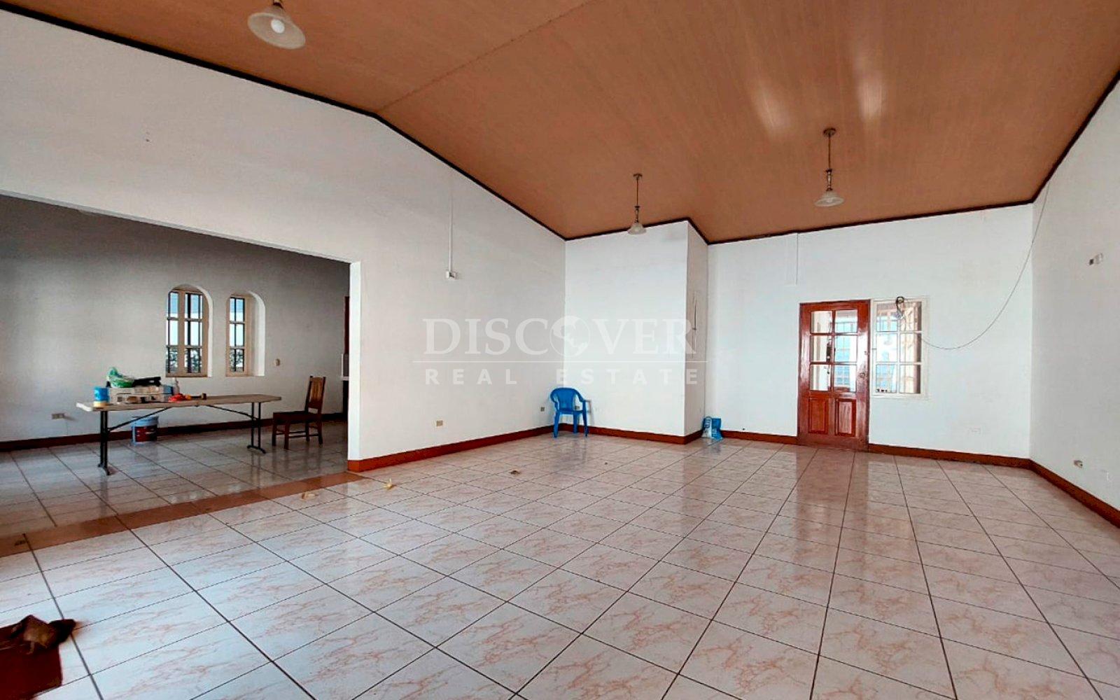  House with pool for rent located on the south road