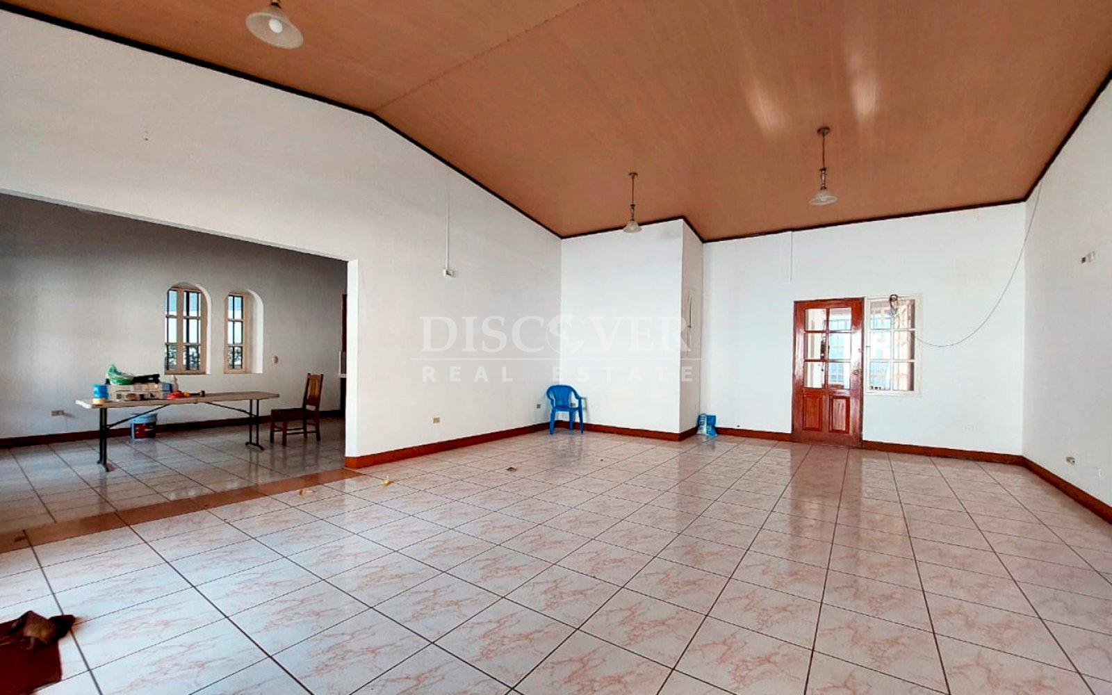  House with pool for rent located on the south road