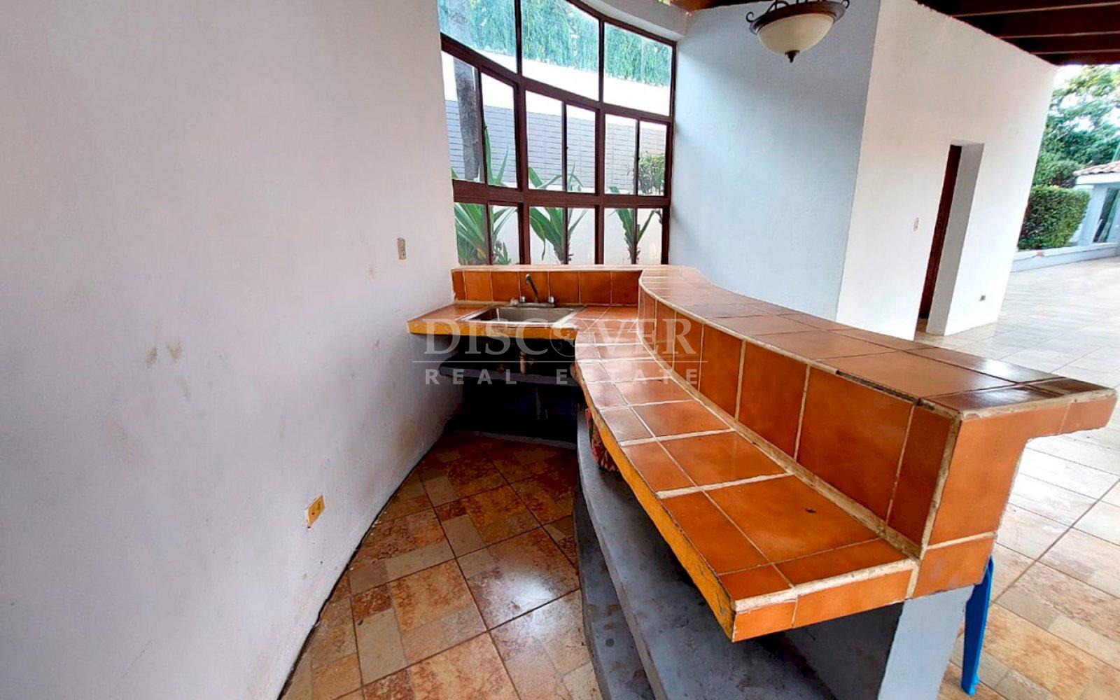  House with pool for rent located on the south road