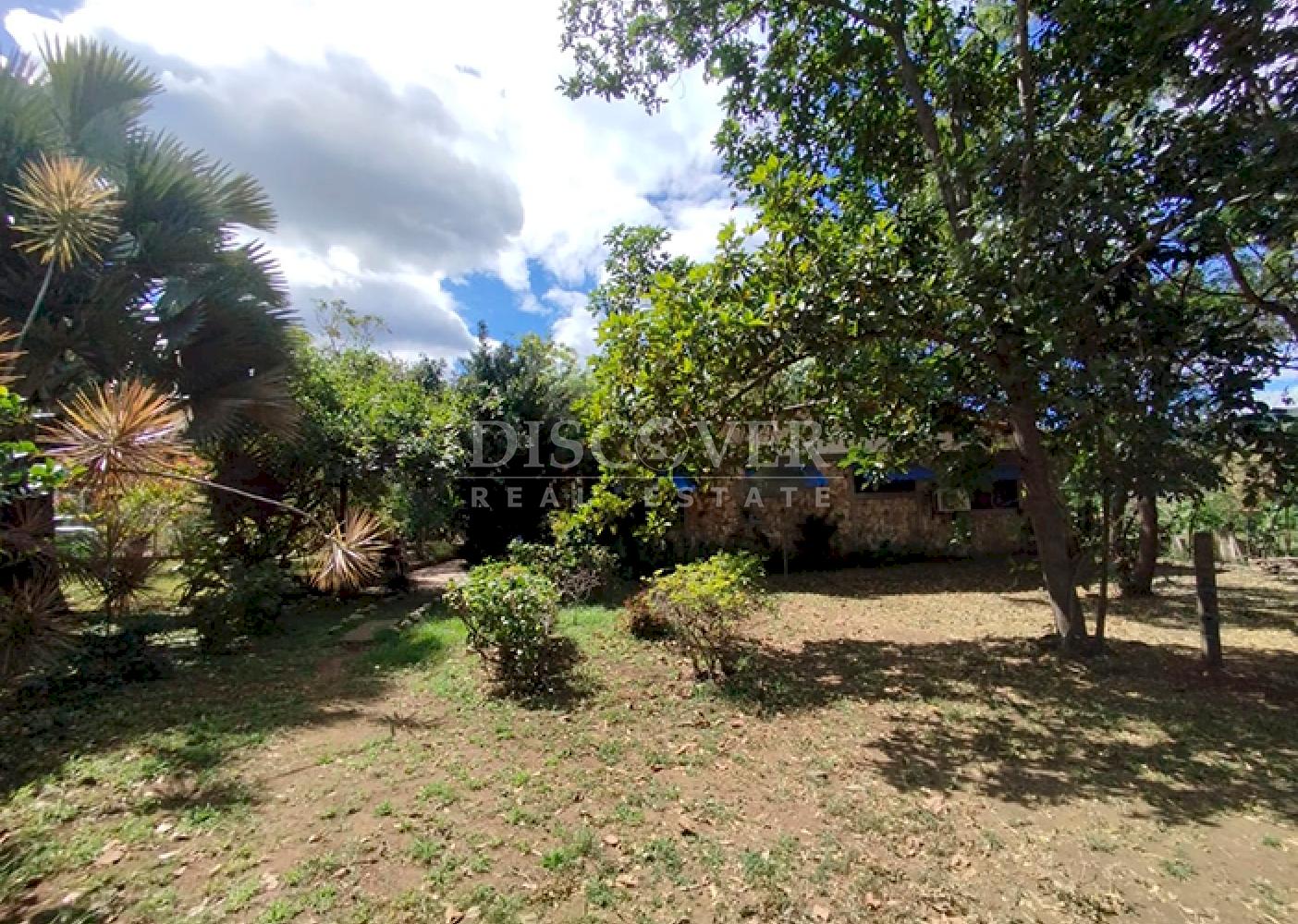 House with large yard for rent in Ticuantepe