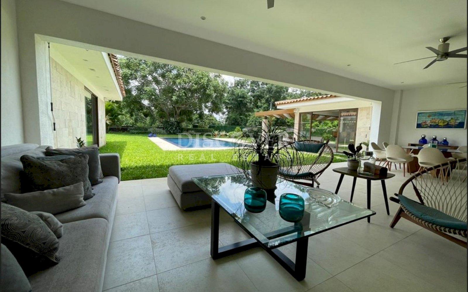 https://images.discovernica.com/propiedad/1600/jtdrkuyhjln.jpg