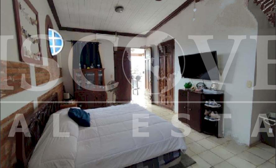  Nice Colonial Corner House for Sale in Granada ID 2989