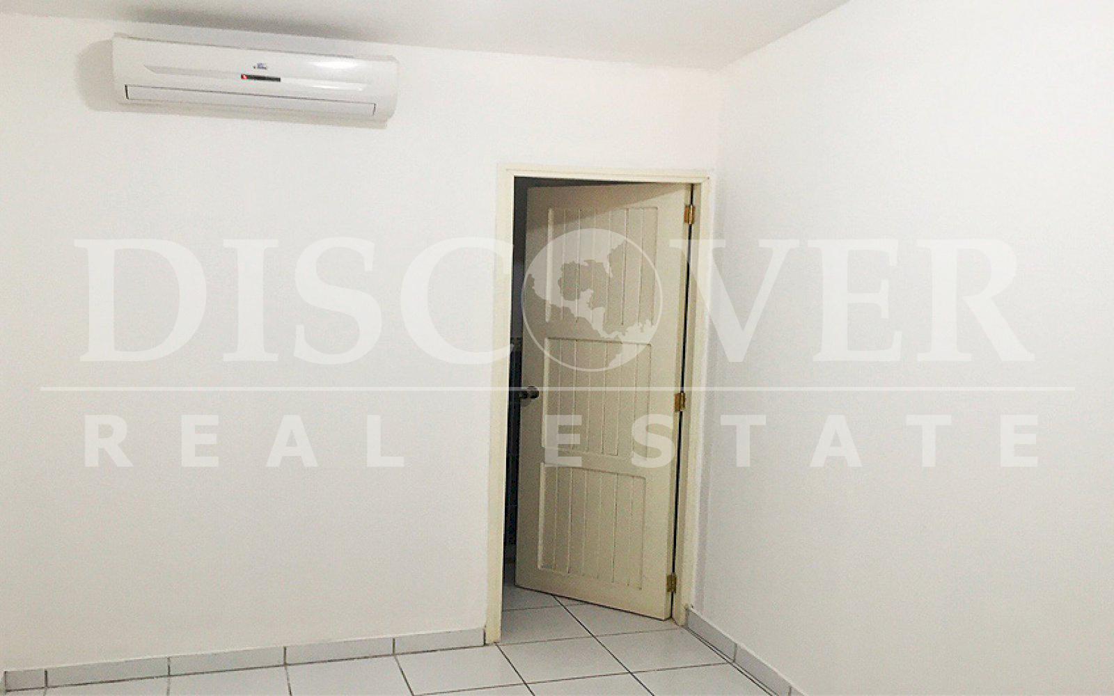 Consulting Room For Rent in El Valle Residential ID 9615