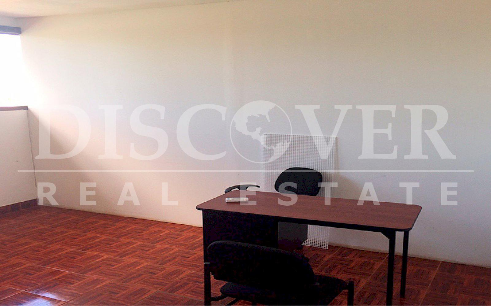 Consulting Room For Rent in El Valle Residential ID 9615