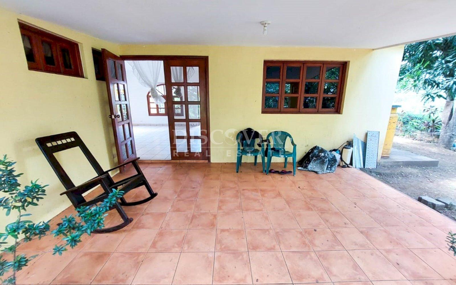 https://images.discovernica.com/propiedad/1600/patio_porche.jpg