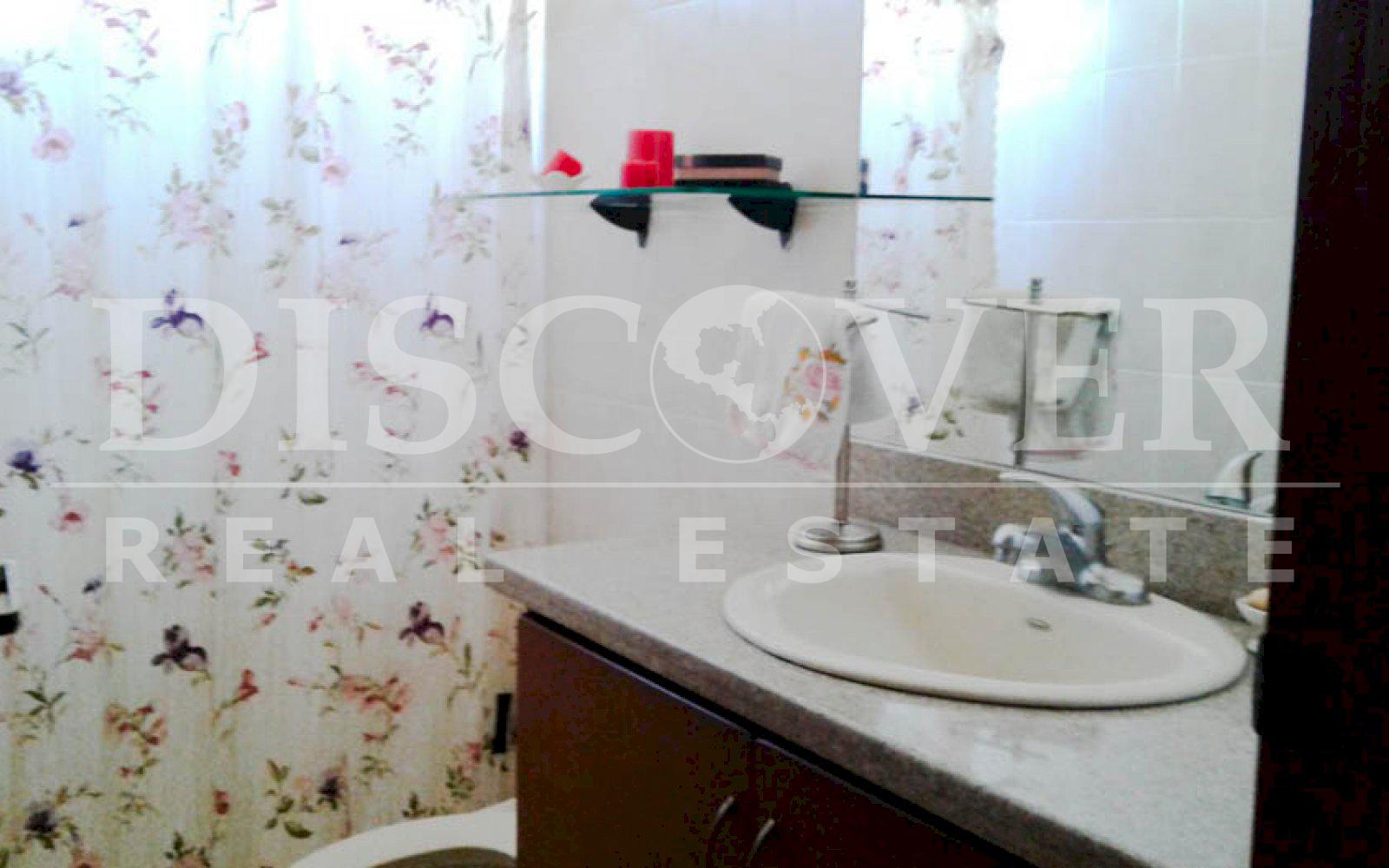 https://images.discovernica.com/propiedad/1600/preciosa_casa_venta_renta_carretera_masaya_264.037_vrs2_sala_comedor_ID11387_9.jpg